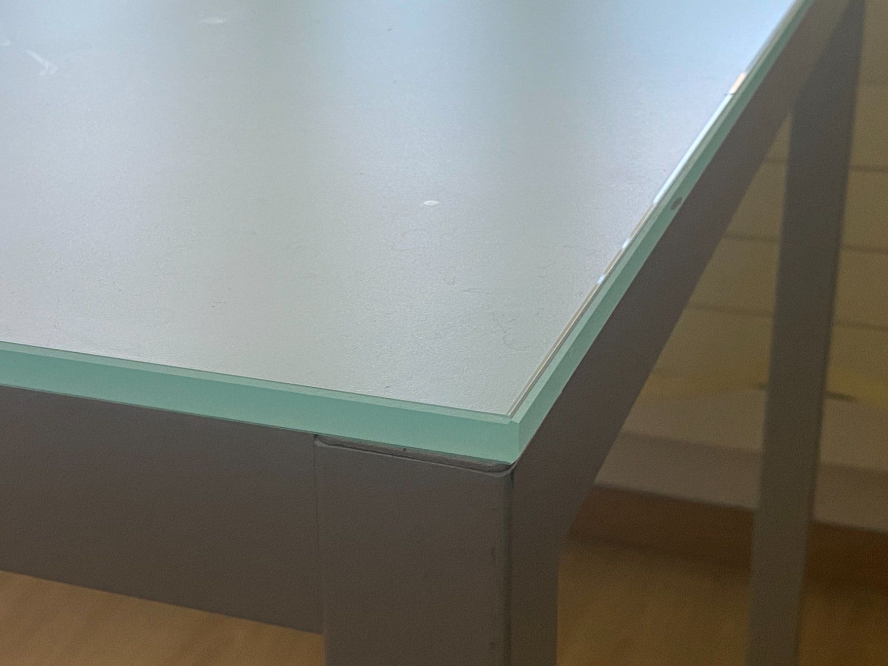 Schreibtische: Moderner Arbeitstisch mit Glas-Tischplatte – Gebraucht aus Hagendorn von Eigernw 3