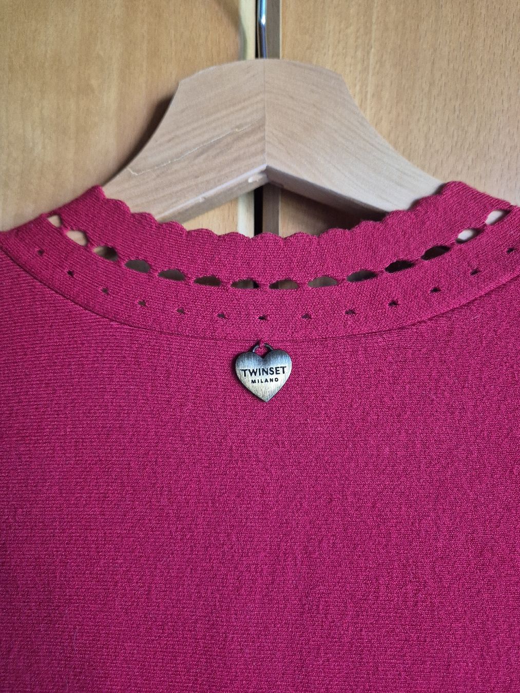 Twinset Vestiti: Twinset Red Knit Midi Dress – Nuovo (secondo la descrizione) da Pfeffingen venduto da Elegant_trend 6