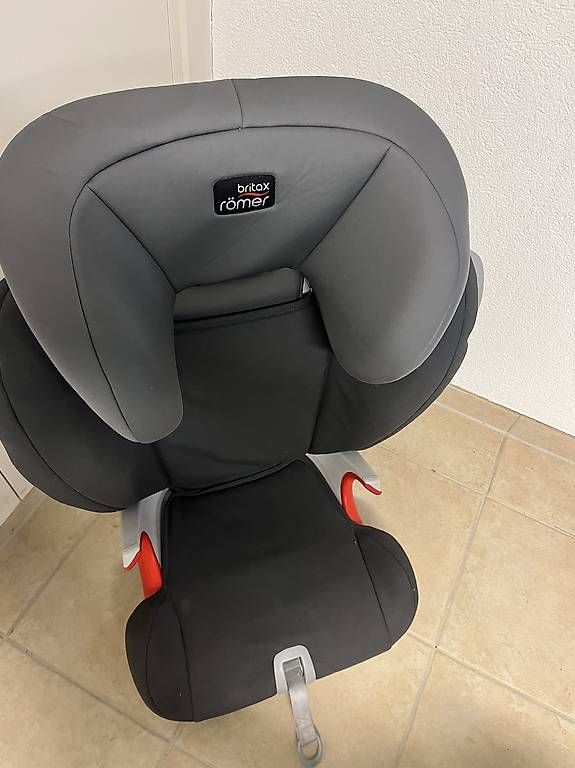 Britax Römer Auto-Kindersitze: Britax Römer Kidfix SL BR Storm Kindersitz – Gebraucht aus Amriswil von takeoff99 3