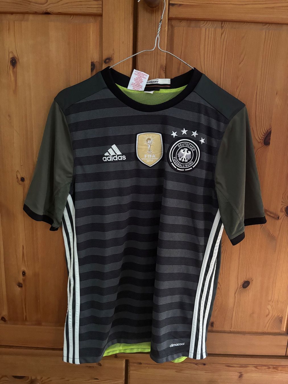 Adidas Canottiere & Pantaloni: Deutschland Trikot – Usato da Jona venduto da iri_b