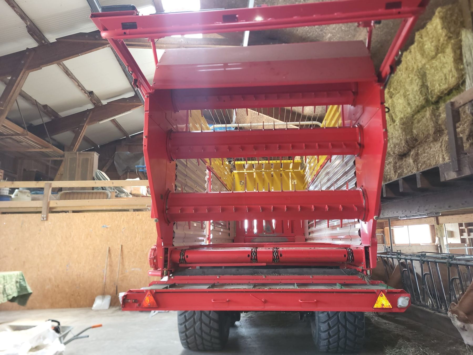 Pöttinger Rimorchi: Ladewagen Pöttinger Torro 5700 – Usato da Bünzen venduto da wys_7td5 3
