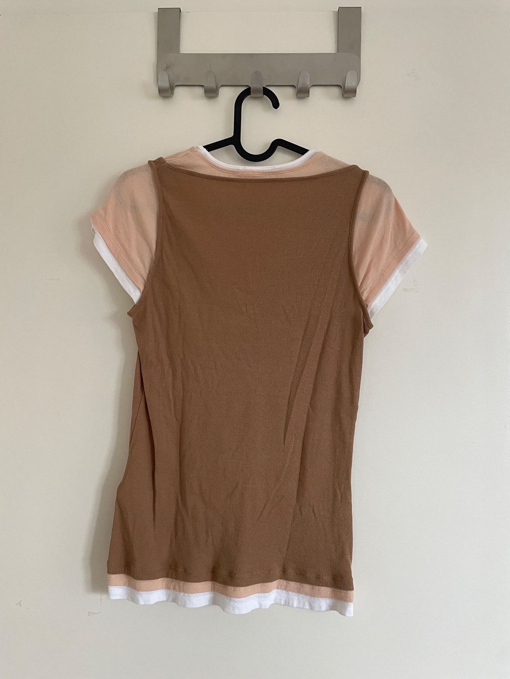 T-shirt: Layered Tshirt – Usato da Basel venduto da schnudibu 1