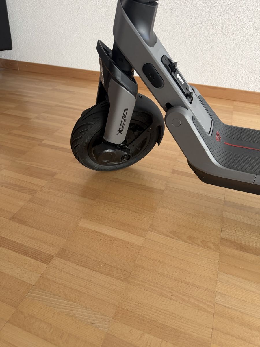 Scooters: E 3 Pro E Kick Scooter – Neu (gemäss Beschreibung) aus Neuhausen von Cartier22 7