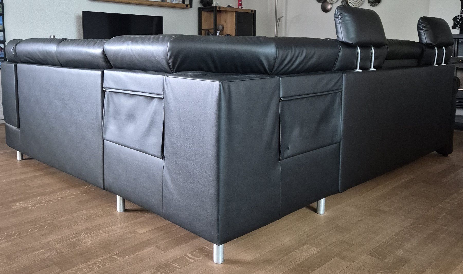 Divani: Schwarzes Kunstleder Ecksofa mit Schlaffunktion, Top Zustand – Usato da Burgdorf venduto da anj_8kn5 9