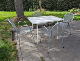 Gartenset Tisch und vier Stühle