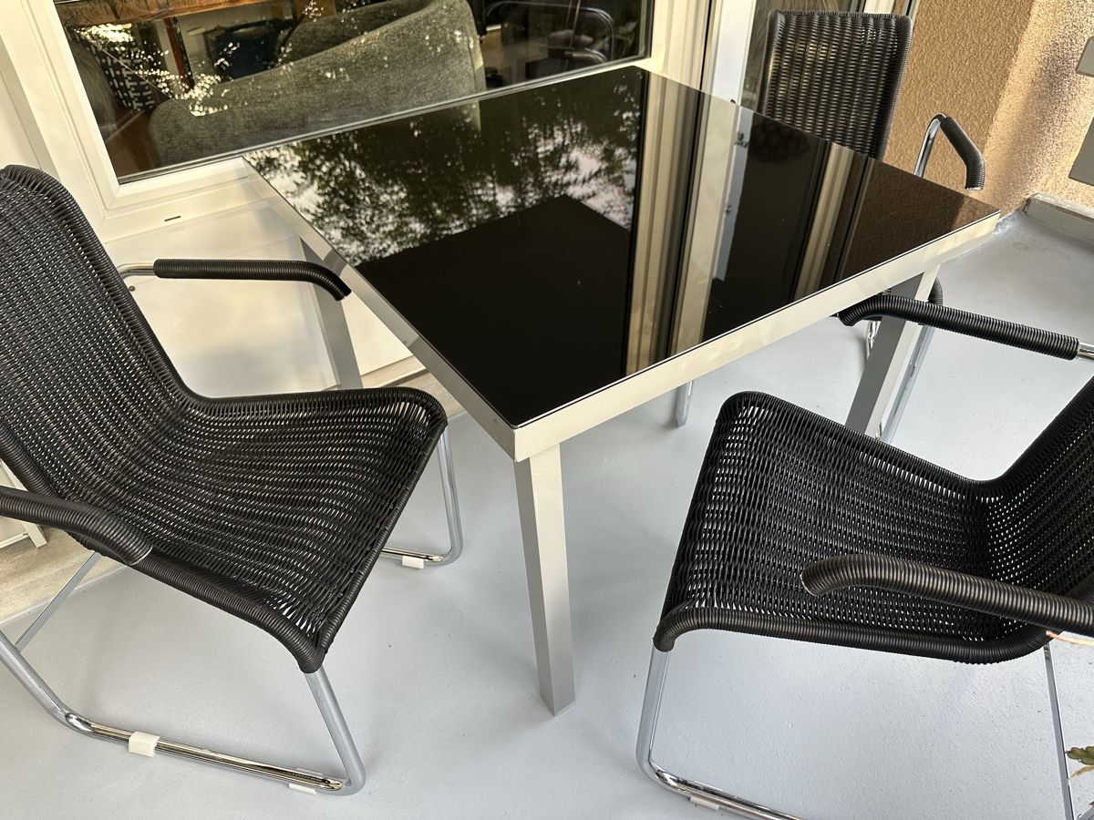 Set di tavolo e panche: Tisch und 3 Freischwinger Stühle  – Usato da Zürich venduto da von_7vbl 2