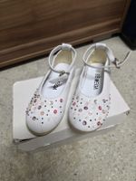 Mädchenschuhe Gr. 26 weiss mit Glitzersteinchen neuwertig