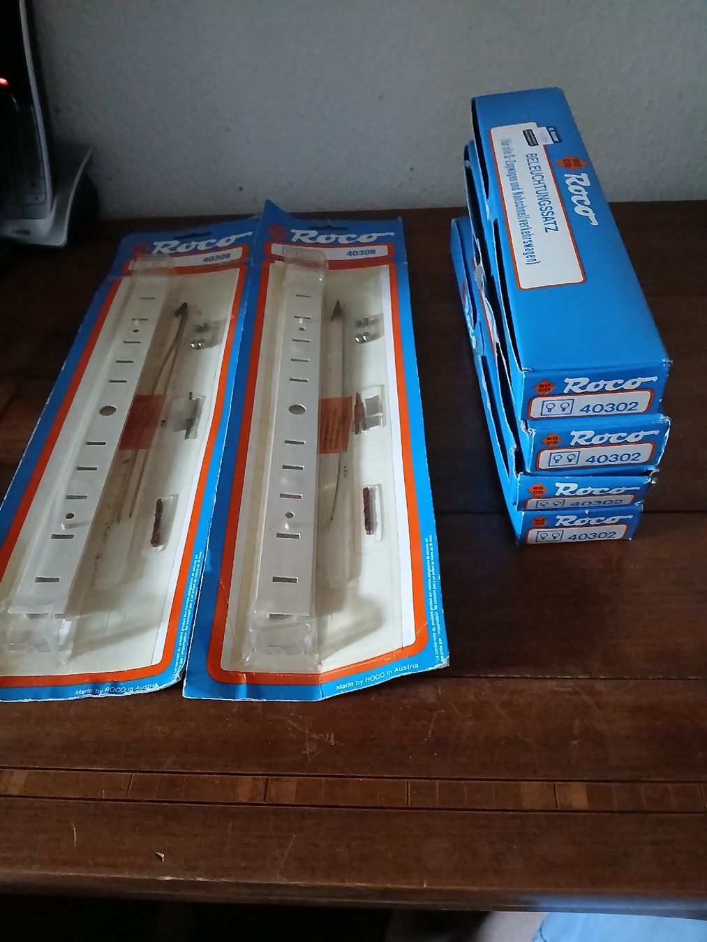 Roco Modellini di ferrovie: Roco Beleuchtungs-Set 40308 40302 neu – Nuovo (secondo la descrizione) da Luterbach venduto da trixexpresso