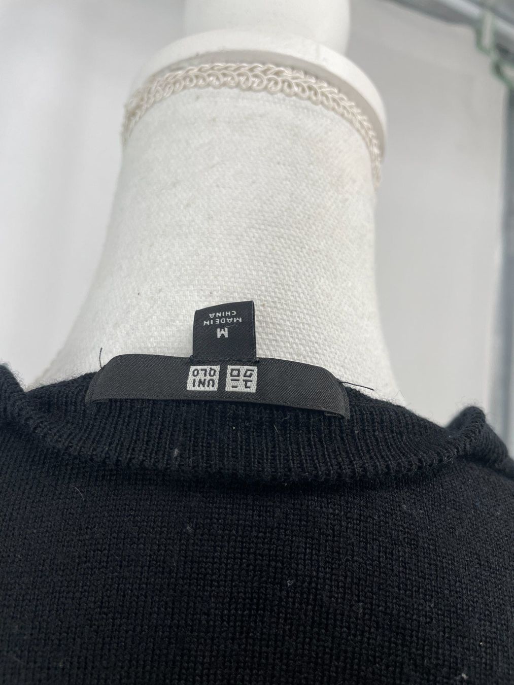 Uniqlo Maglioni & Felpe: UNIQLO - Pull noir 100% laine – Usato da Lausanne venduto da PlusValue_Lausanne 3