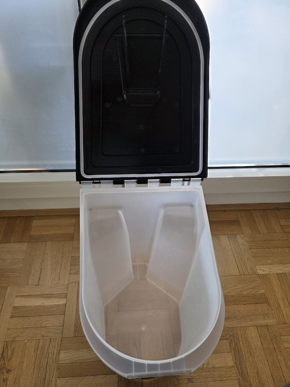 Nourriture: Hunde oder Katzen Futter Behälter – Neuf (Voir description) à Rüti ZH par car_gl78 2