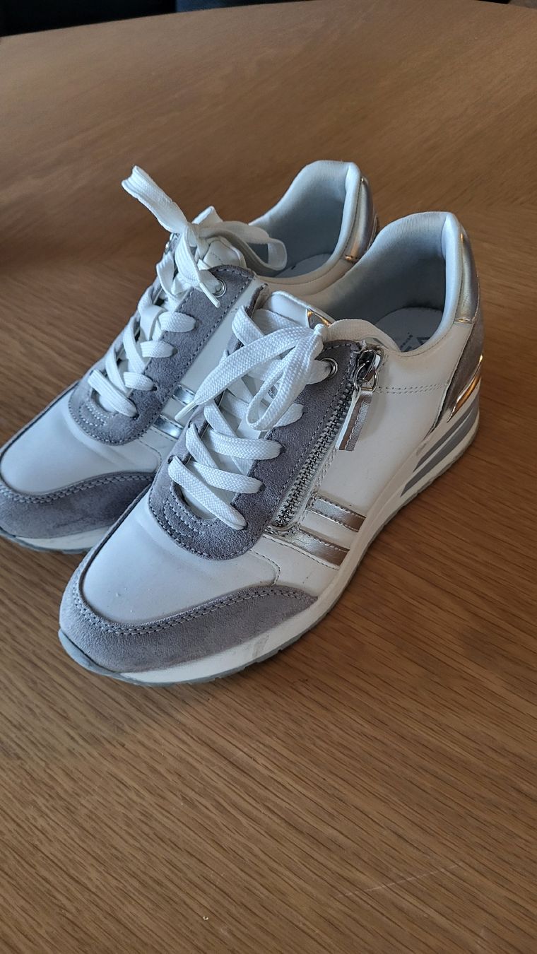 Scarpe da donna: Venice Sneaker weiss silber Gr. 38  – Usato da Aarberg venduto da Katito 2