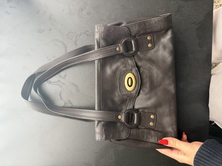 Dunkelbraune Tasche, Sommer-Chic 👜, 45 Zeic