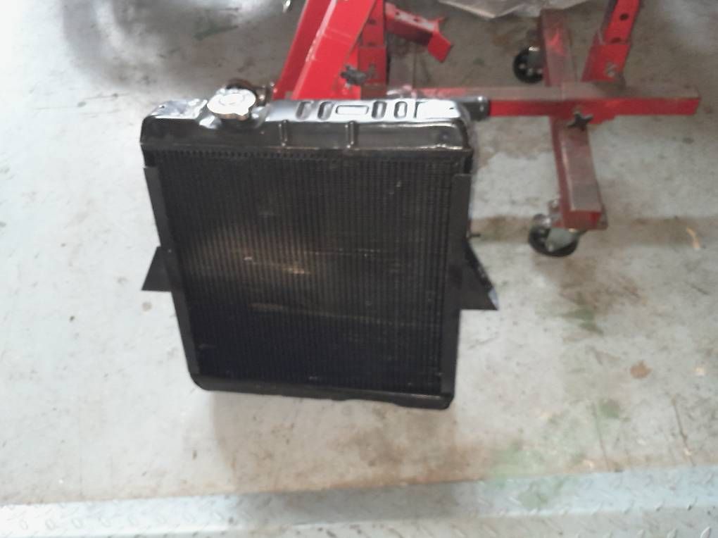 Tutti i ricambio per moto: Radiateur Triumph 6 cyl neuf  – Usato da La Sagne VD venduto da Michel1450 1