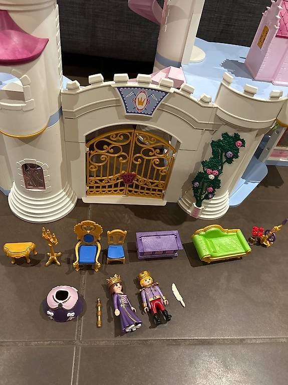 Giocattoli: Chateau Playmobil 6848 – Usato da Lausanne venduto da acietri 1