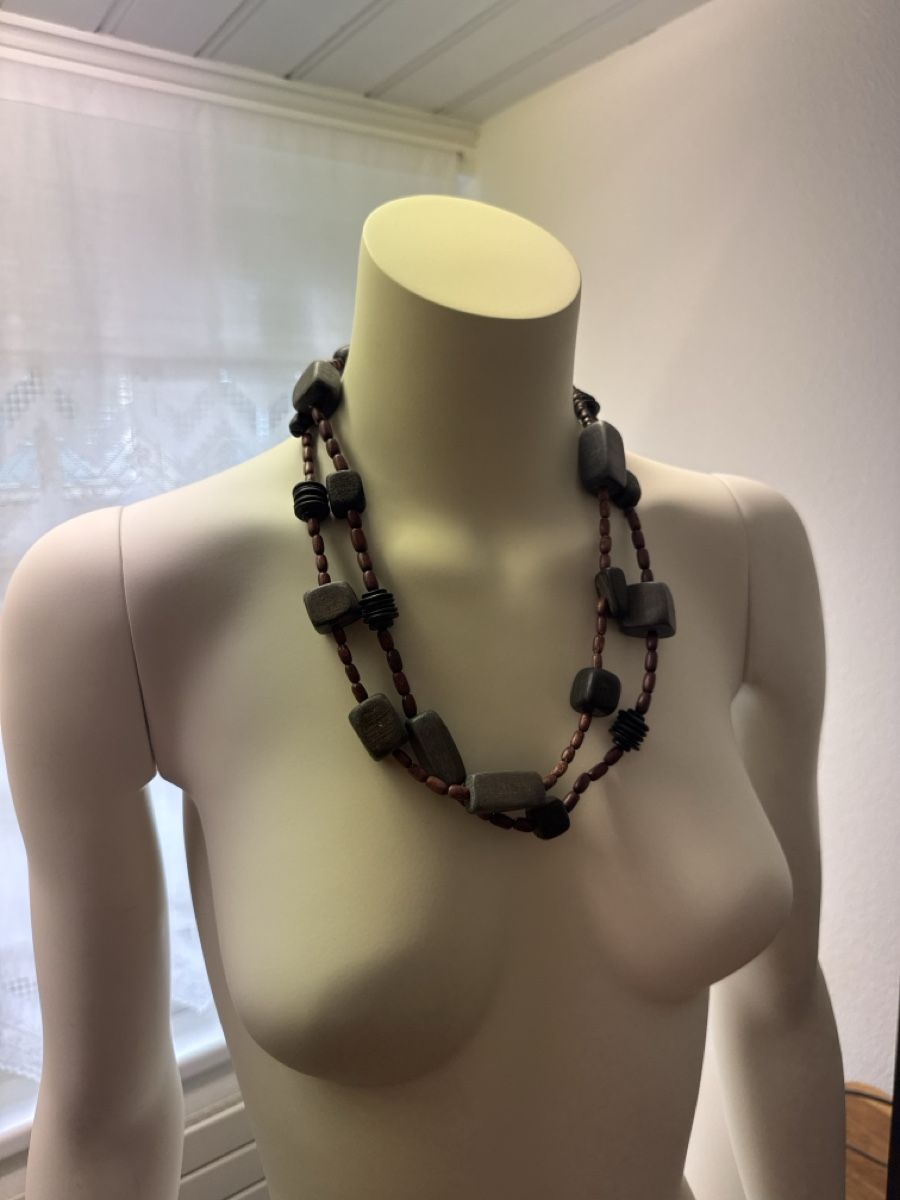 Altri gioielli: 3 Ketten Holzperlen - Modeschmuck Lot – Usato da Cham venduto da matap1 1
