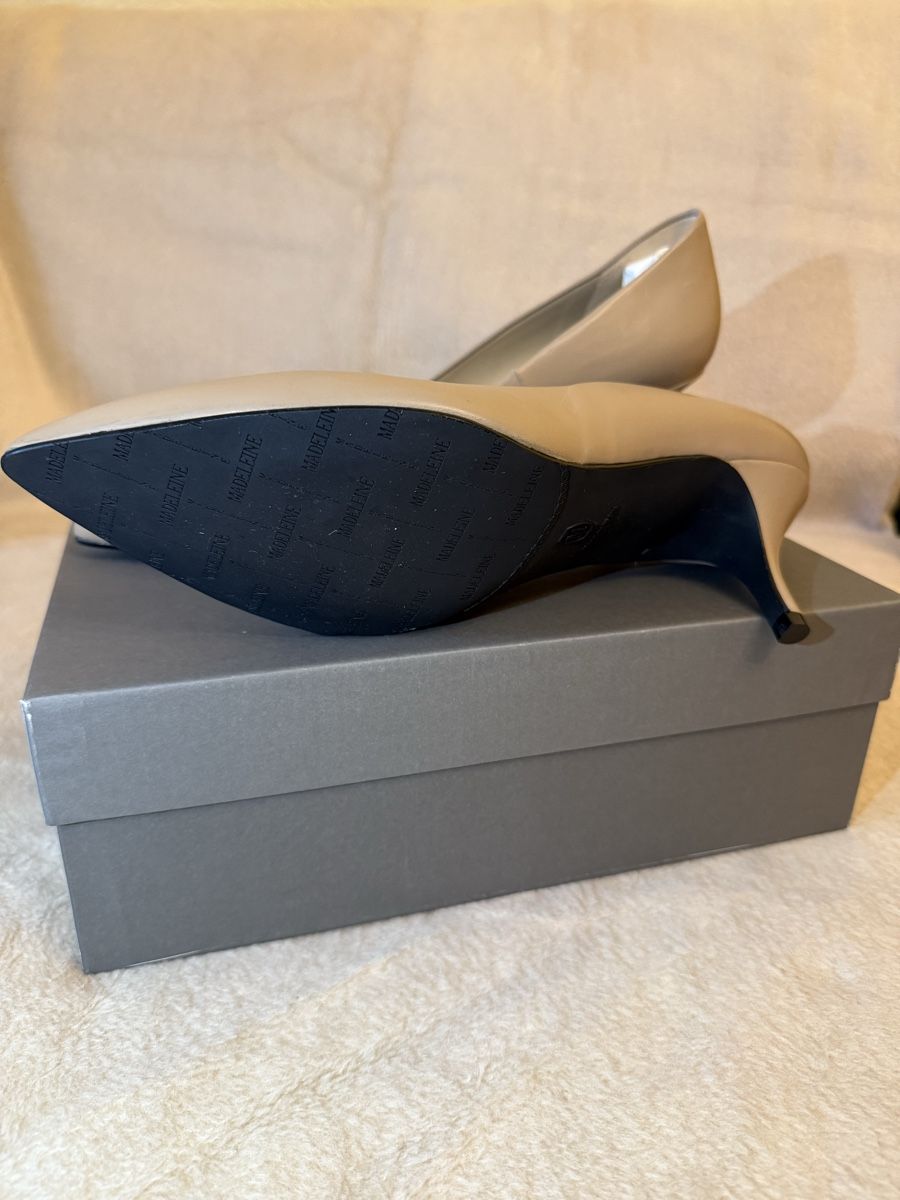 Madeleine Scarpe da donna: Neue Elegante Damenschuhe, Beige, Grösse 41 – Nuovo e nell'imballaggio originale da Aarwangen venduto da _sdvc_ 1