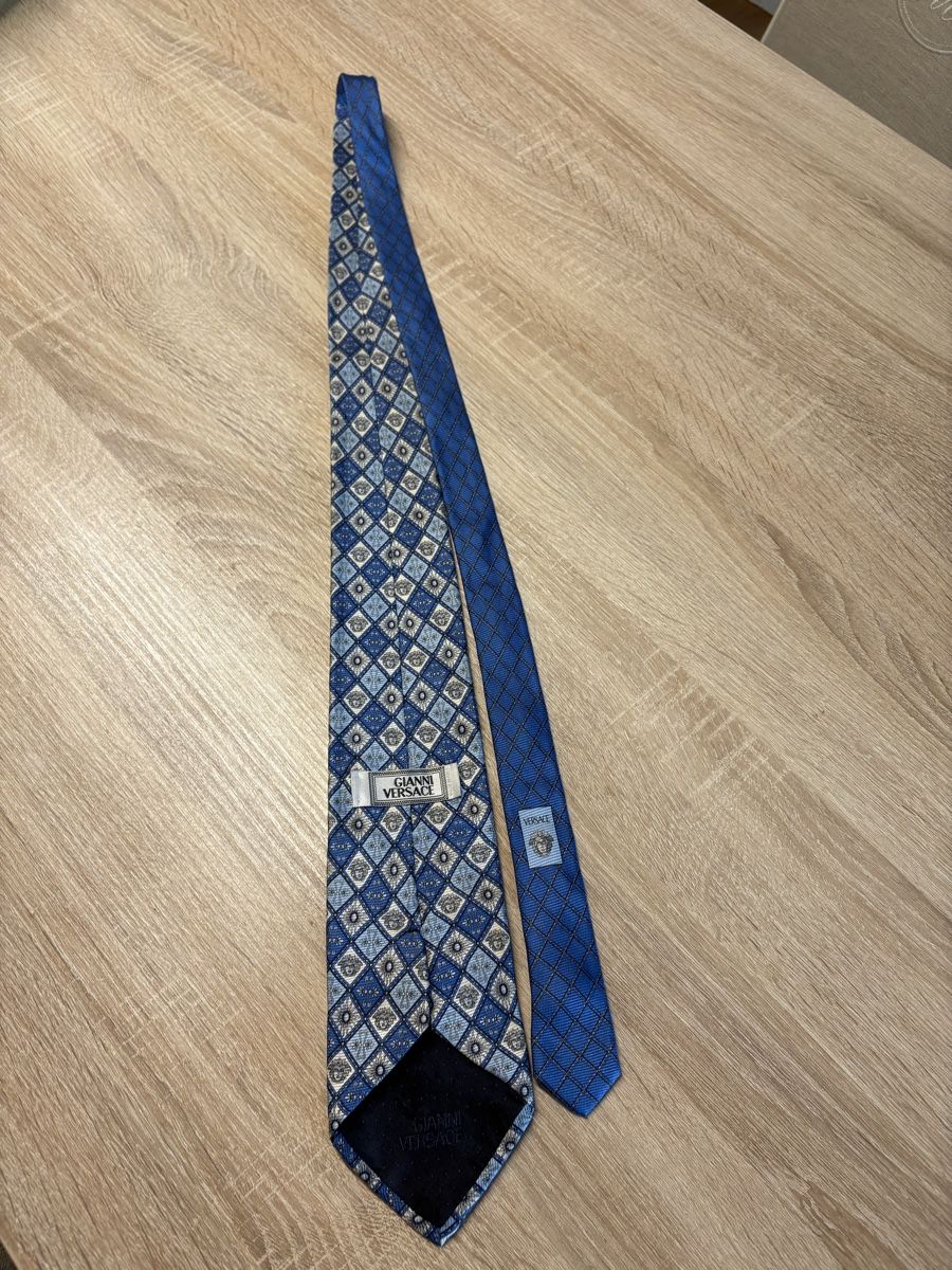 Versace Cravates: Versace Krawatte  – D'occasion à Rotkreuz par Vintage_lover1 2