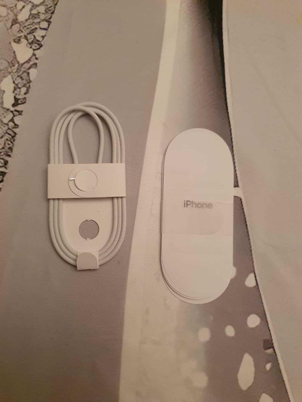 Apple Portables: iPhone 16 Pro Max, Desert Titanium, 256GB e Originale – Neuf (Voir description) à Faido par mic_vd6d 5