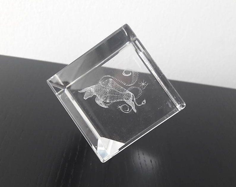 Bicchieri: Glaswürfel Stier Sternzeichen Lasergravur 3D – Nuovo (secondo la descrizione) da Orpund venduto da Steinway