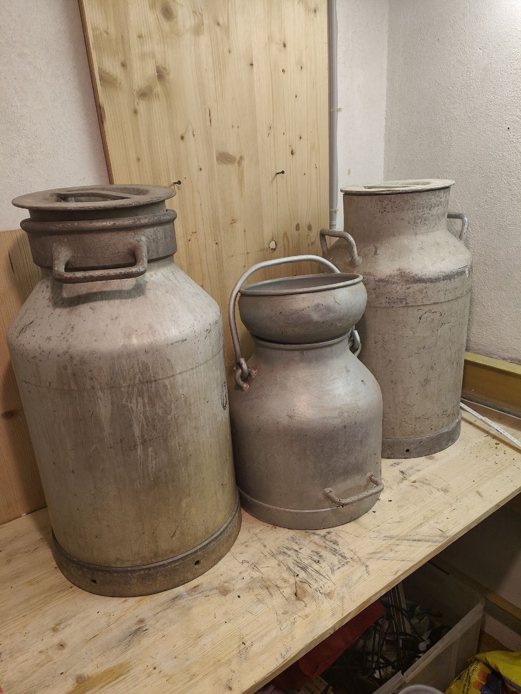 Sonstiges für Haushalt & Wohnen: Milchkannen und Melkeimer Alu – Gebraucht aus Schaffhausen von b-chriss