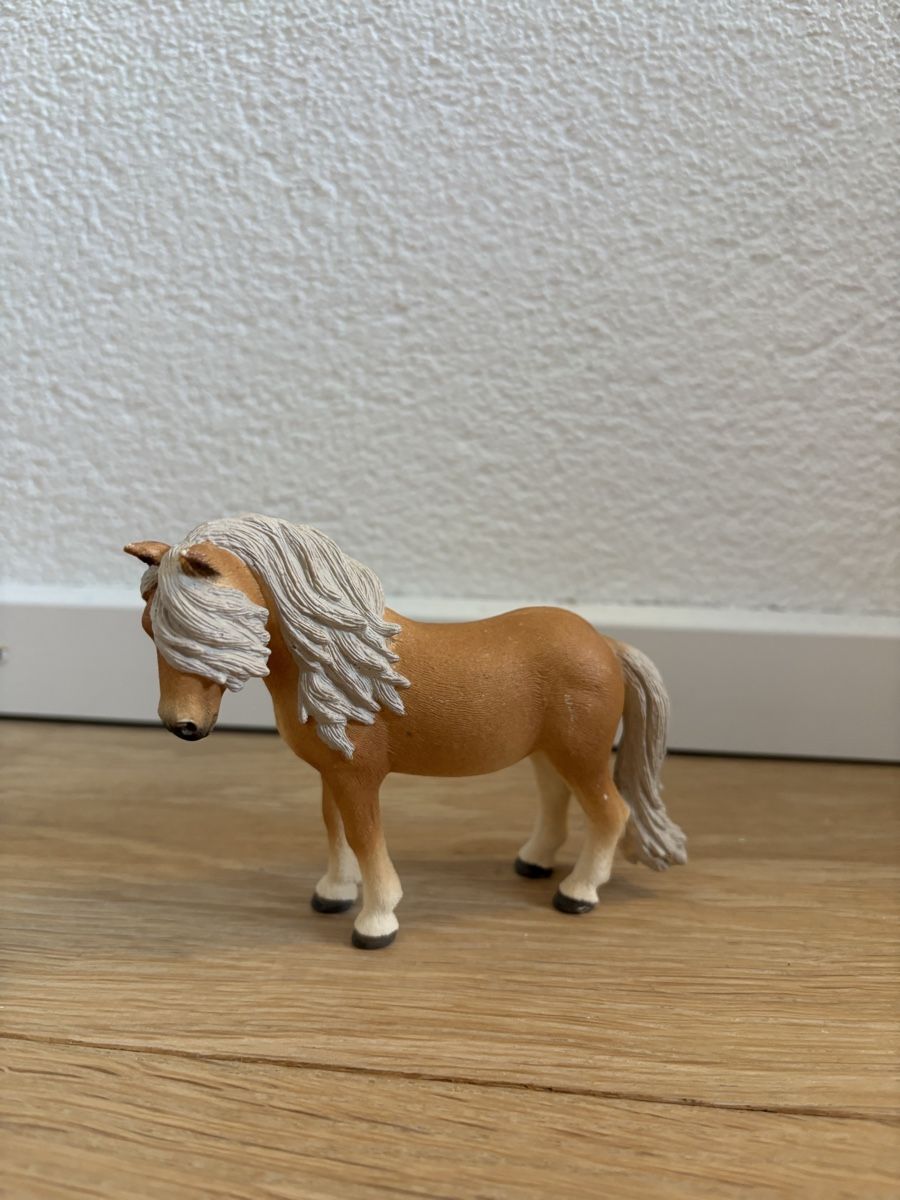Schleich Giocattoli: Schleich Pferd – Usato da Thun venduto da sop_thg9