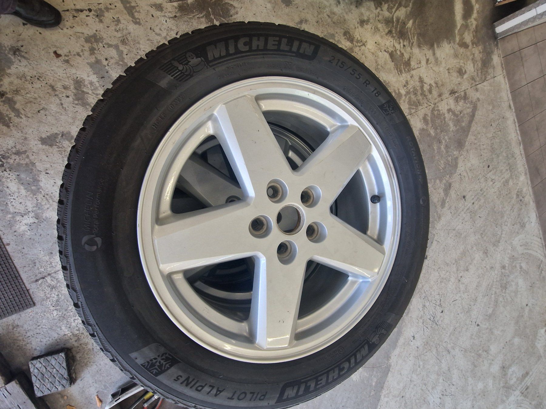 Pneumatici & Ruote complete: Winterräder Jeep 18" – Usato da Meilen venduto da Schruubetoni