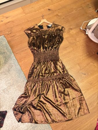 ☀️Glänzendes Kleid in Bronze, Grösse L 1 mal getragen