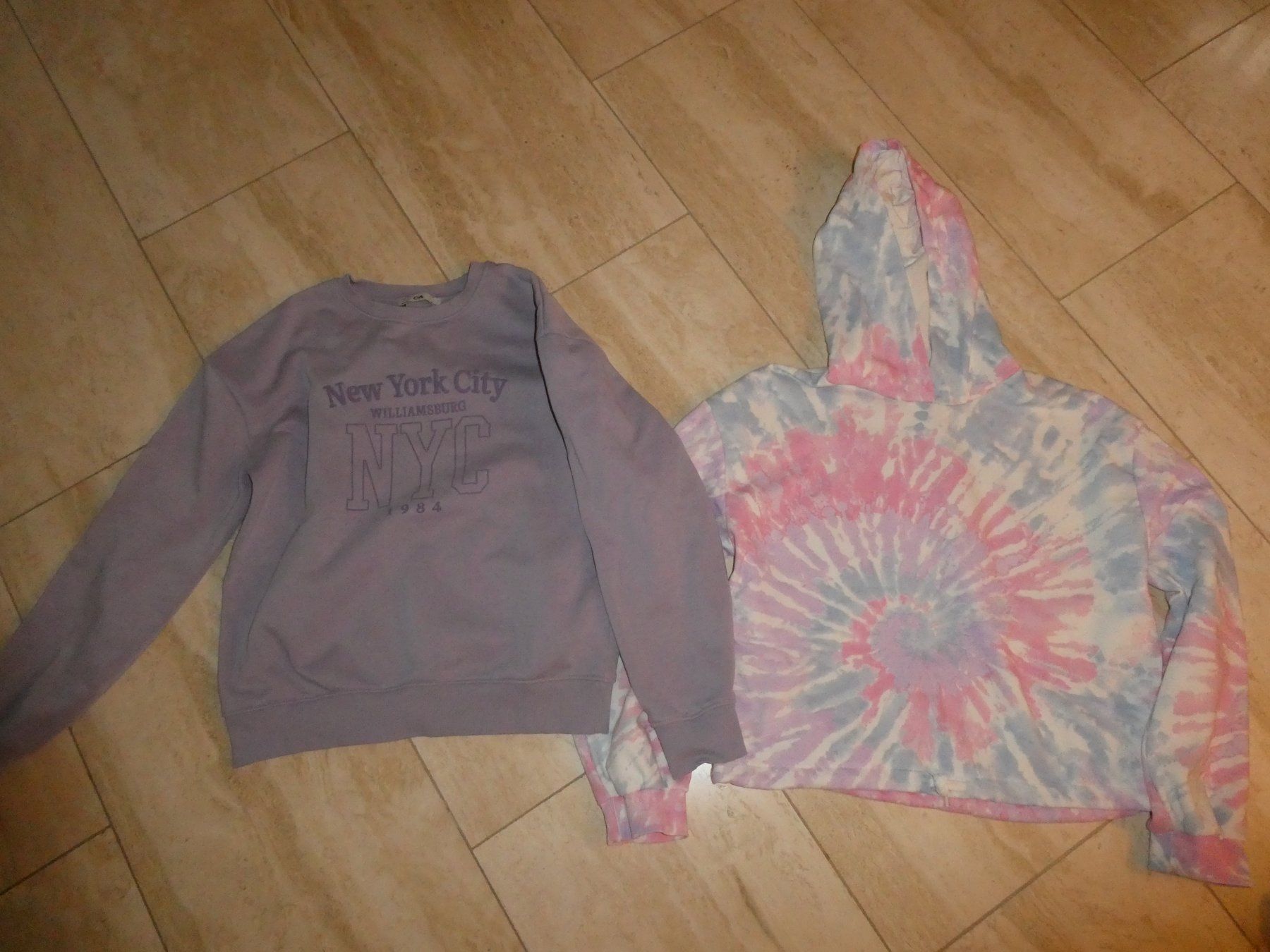 Lotti & Set di vestiti: C&A Pullover Set, Gr. 158/164, Lila & Batik Hoodie – Usato da Mels venduto da KOSL