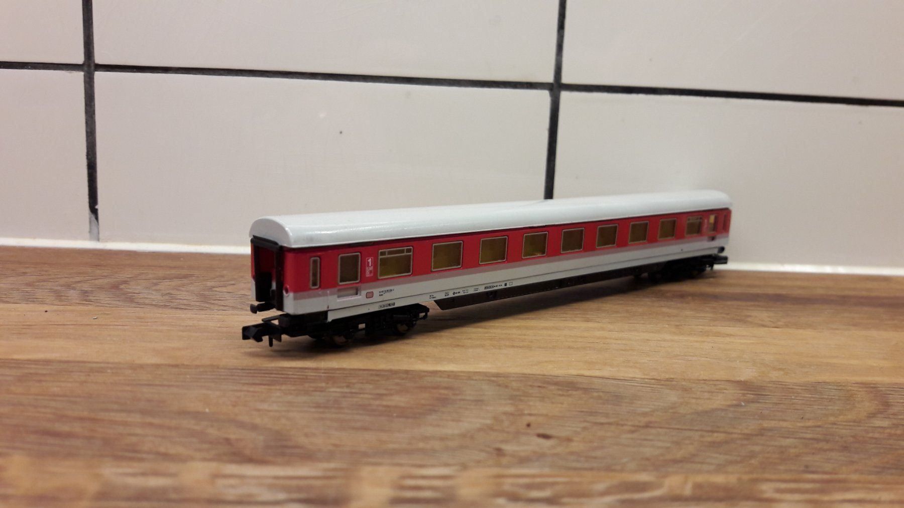 Arnold Modellini di ferrovie: Arnold N : DB voiture 1ère classe  "Amz" – Usato da Buttes venduto da Cafe2005 2