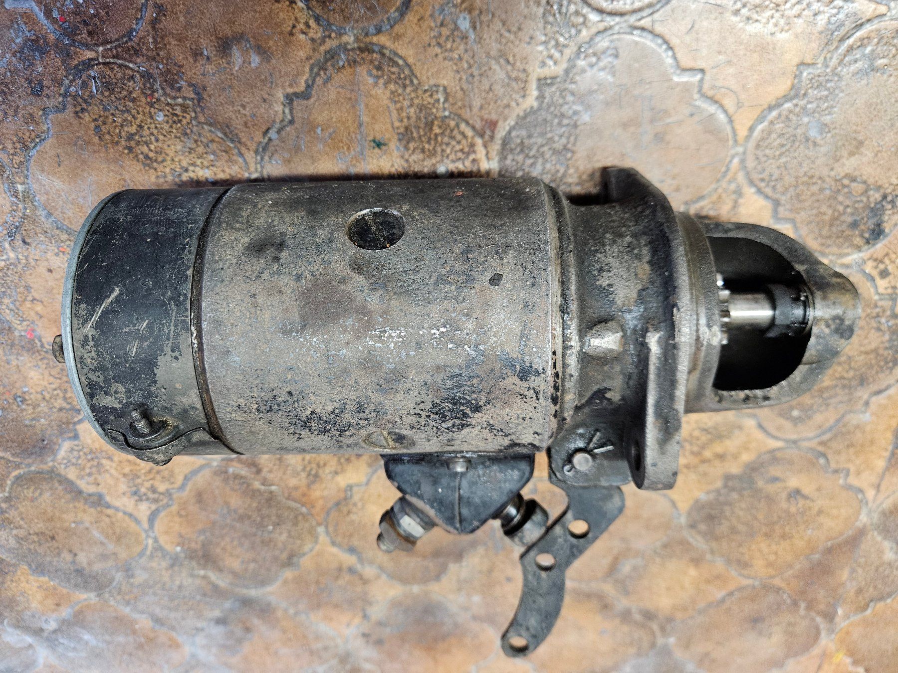 Bosch Tutti pezzi di ricambio auto: Bosch Oldtimer Anlasser EGC 06/8 R11 6V – Usato da Grindelwald venduto da Mettenberg