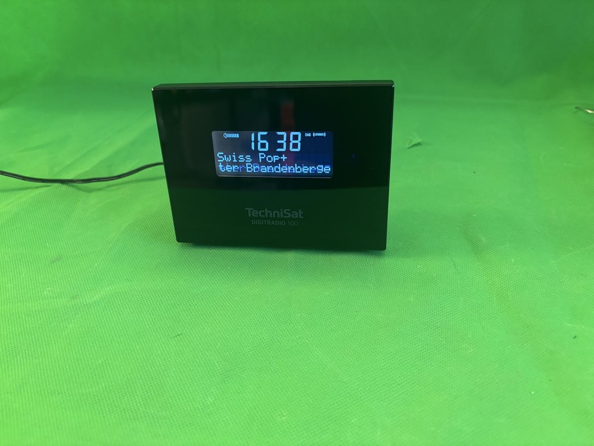 Technisat Radio: Digitalradio TechniSat Digitradio 100 DAB+ gebraucht – Nuovo e nell'imballaggio originale da Kilchberg ZH venduto da bionicdog 1