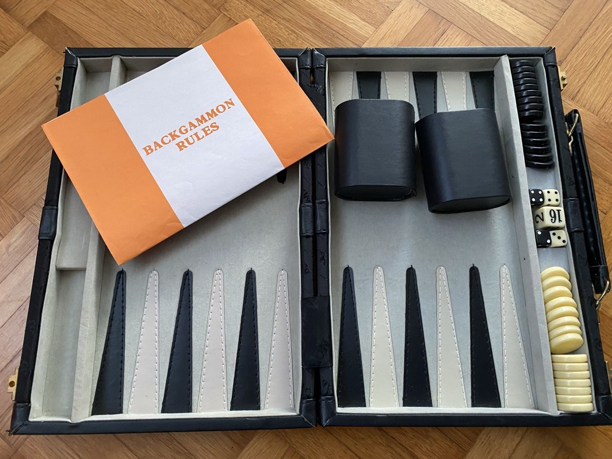 Giochi: Backgammon Spiel Set im edlen Koffer mit Würfeln – Usato da Volketswil venduto da Ahot 6