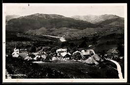 AK Guggisberg, Ortspartie mit Kirche und Tal
