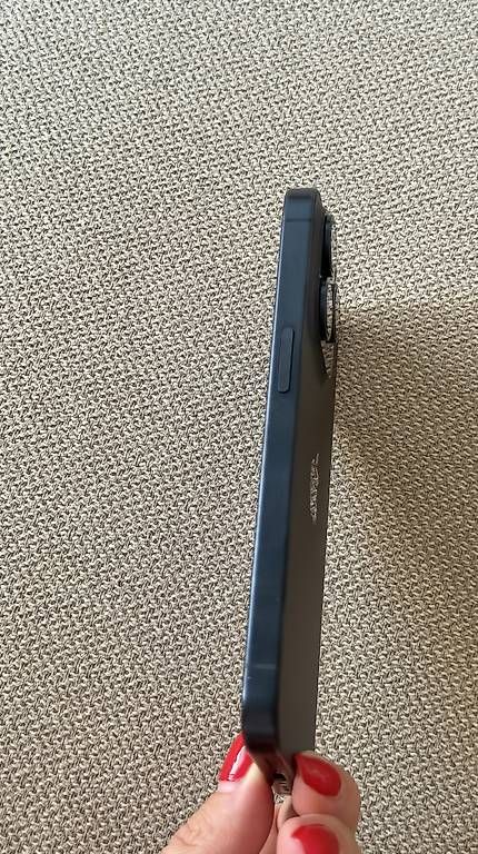 Apple Telefoni cellulari / Smartphones: Vendo iPhone 15Pro- 256gb – Usato da Pregassona venduto da Ari_ave 4
