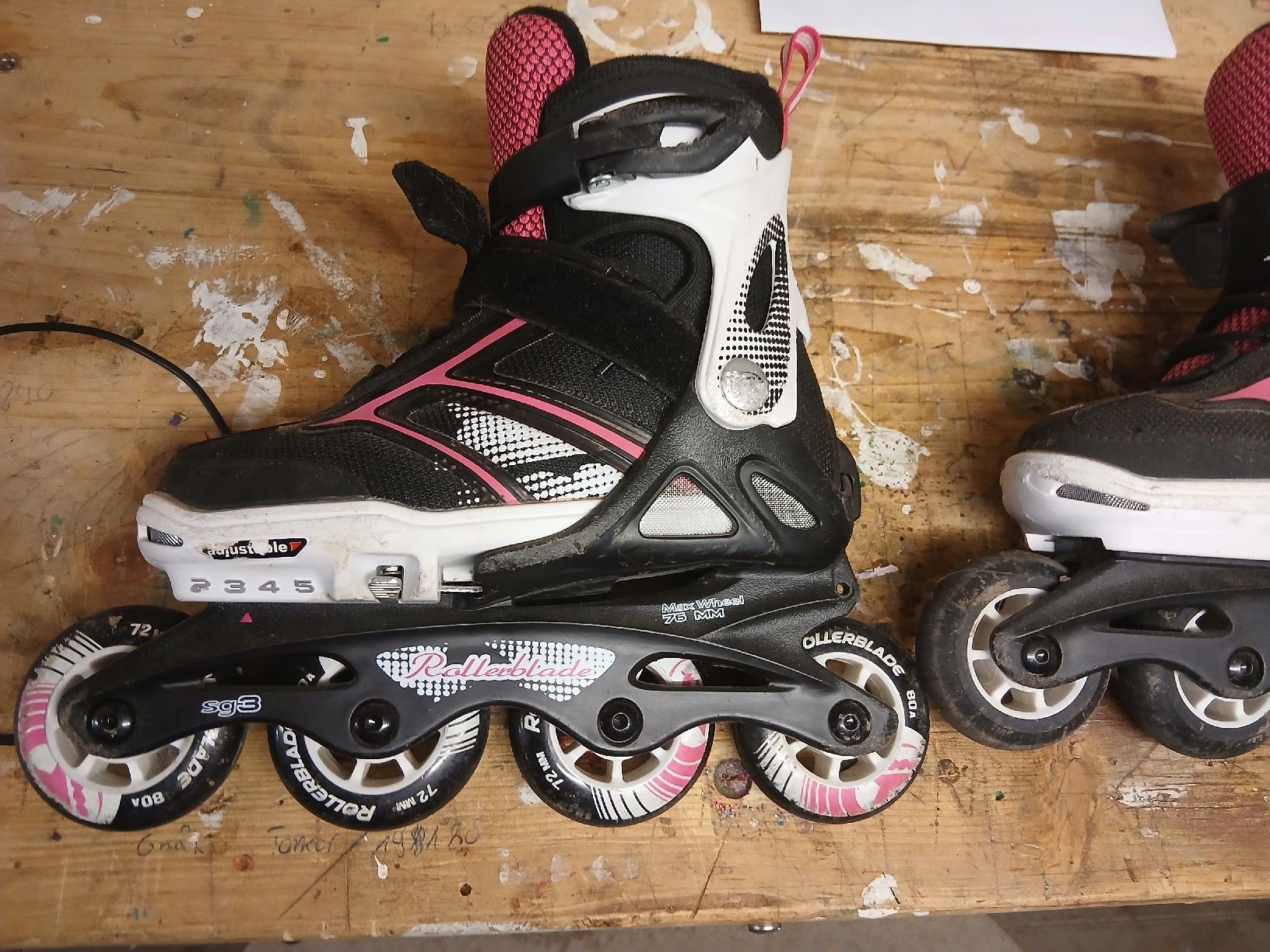 Pattini in linea & Pattini a rotelle: Rollerskates Rollerblade verstellbar Grösse 33-36.5 schwarz  – Usato da Jonen venduto da Holz81 5