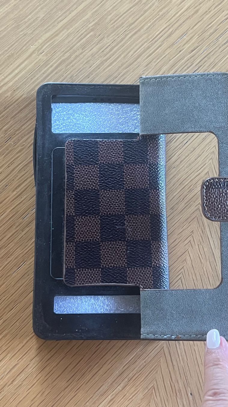 Cover & Protezioni schermo: Handyetui Karo Muster Klappbar Braun Neu – Nuovo (secondo la descrizione) da Schübelbach venduto da Dolly990_2 3