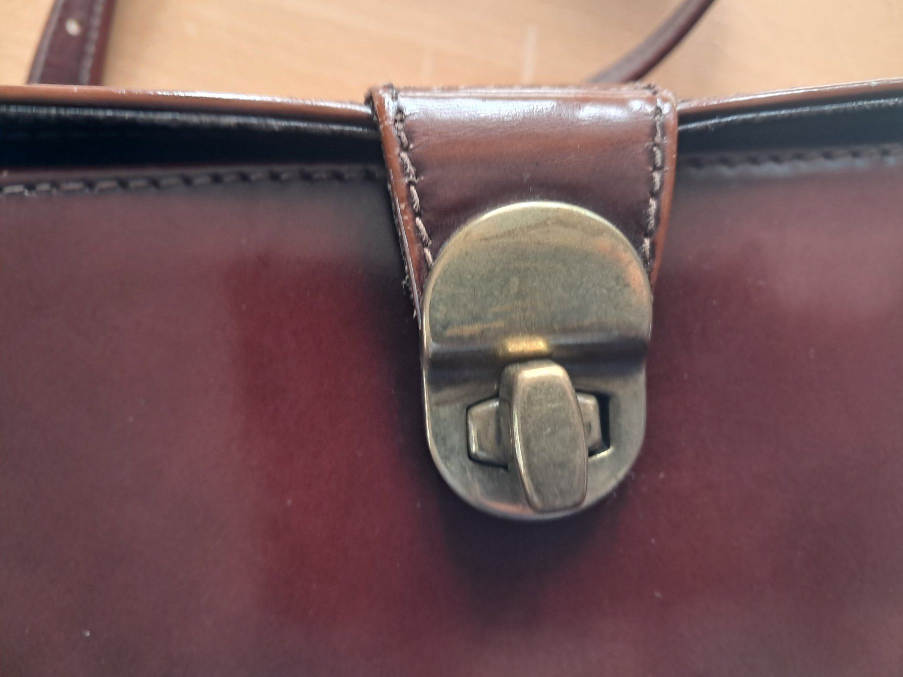 Borse: Rehbraune Ledertasche . Box . – Usato da Leuggelbach venduto da schmetterlings-fee 1