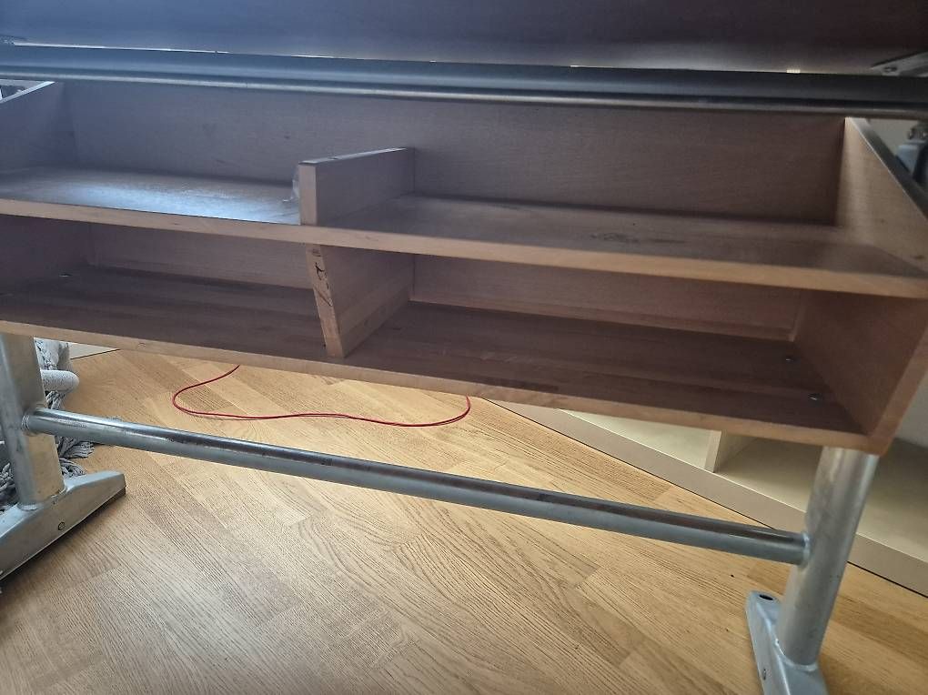 Schreibtische: Altes Schülerpult – Gebraucht aus Attinghausen von Zilber 1