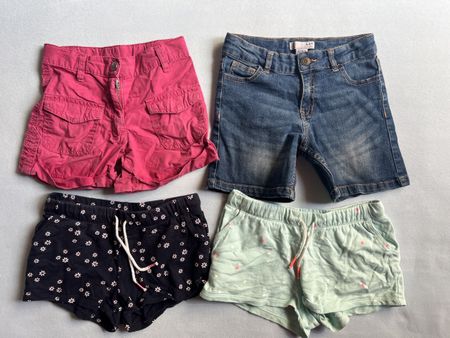 4 kurze Hosen Gr 116