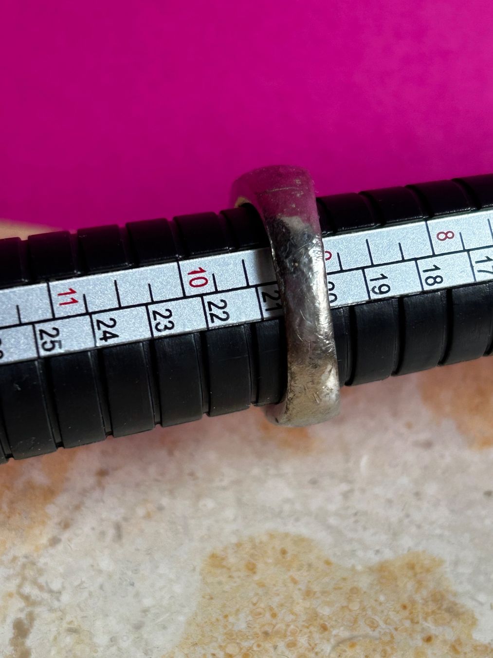 Ringe: Ring mit weissem Stein Gr.60 – Defekt aus Dittingen von Bijoubelle 4