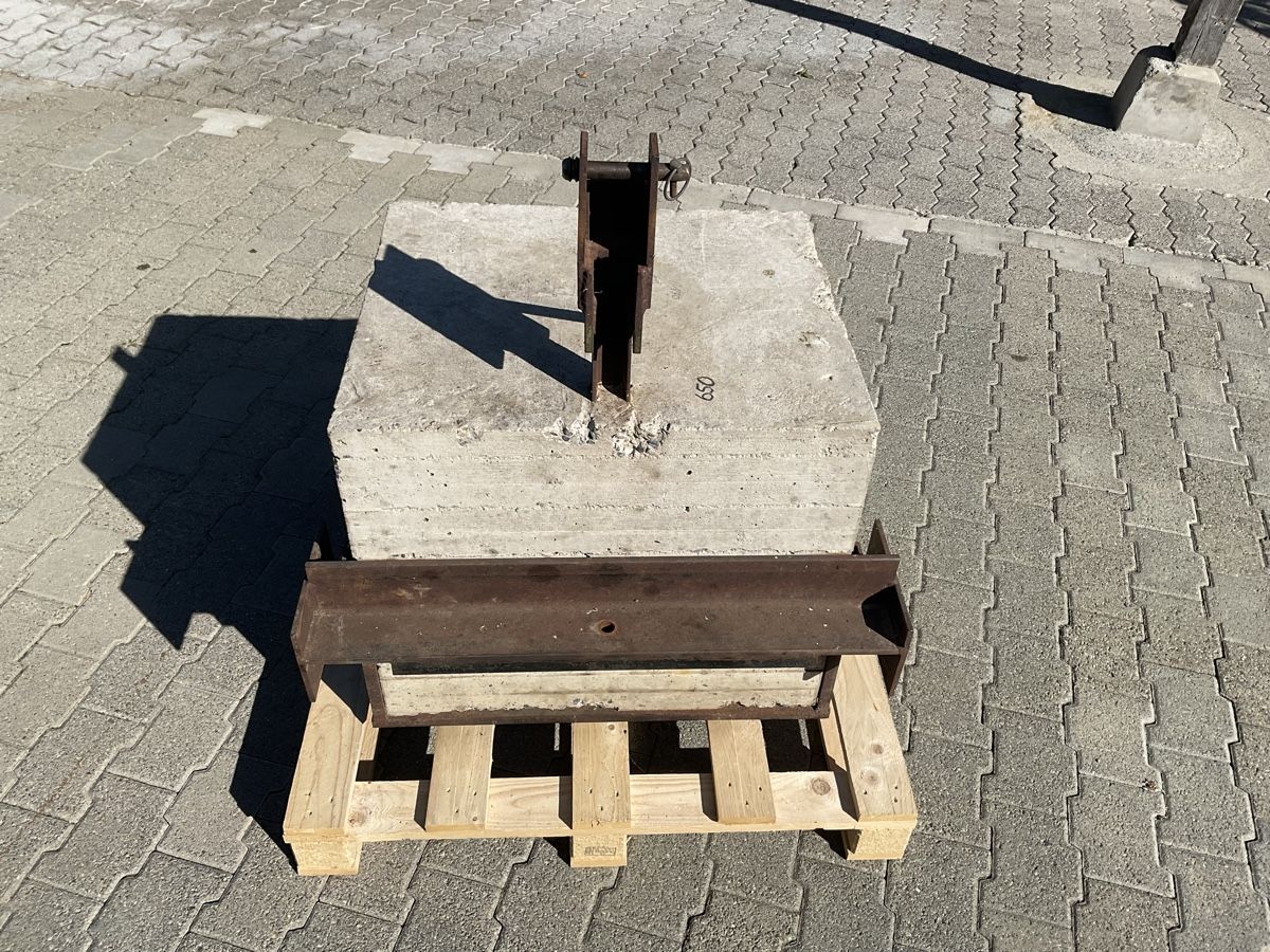 Trattori: Heck oder Frontgewicht – Usato da Eschenbach LU venduto da Resu685