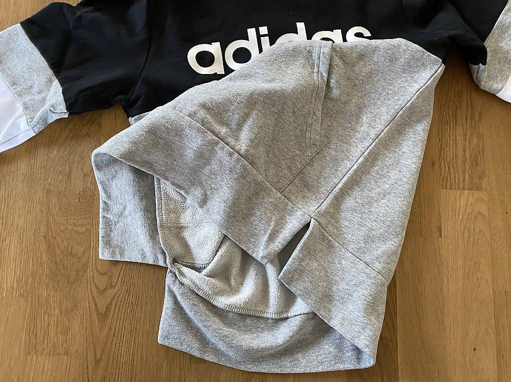 Maglioni & Felpe: Hoodie Adidas, Gr.164 – Usato da Iffwil venduto da tan_l2nr 2
