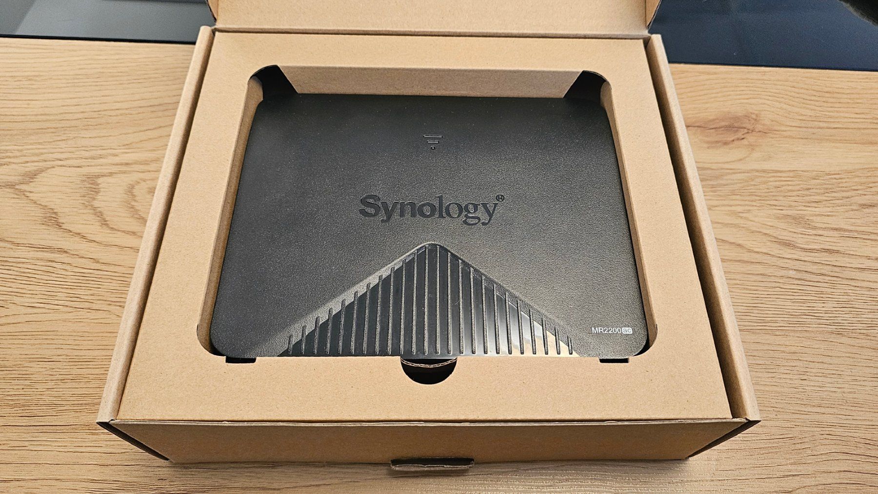 Synology Modem & Router: Synology RT2600ac + MR2200ac Mesh Router Set inkl. Mini-USV – Usato da Beringen venduto da Bugsdanny 6