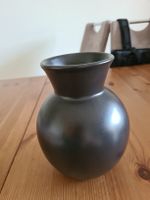 Schwarze Vase, schlicht & elegant