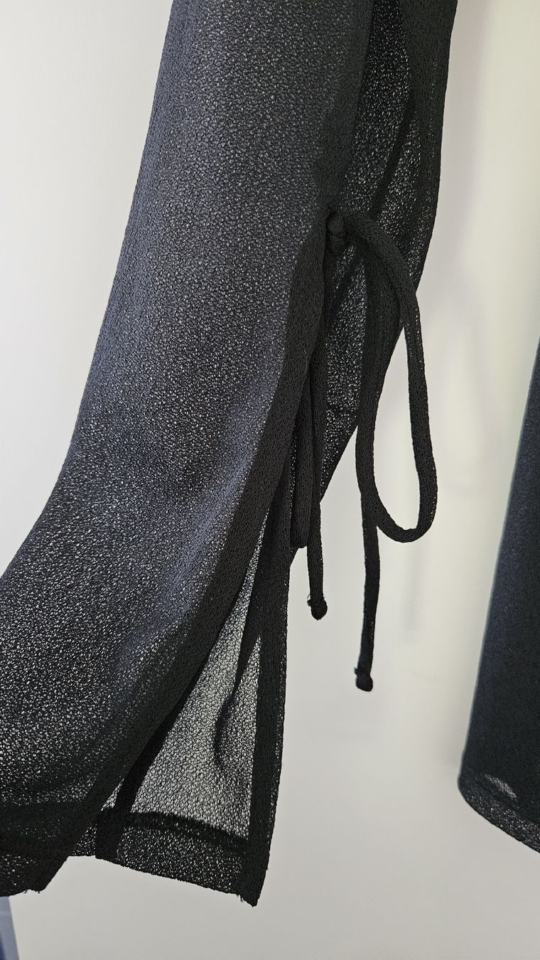 H&M Blusen: Transparente schwarze Bluse mit Schleifen – Gebraucht aus Hettlingen von Leaena279 1