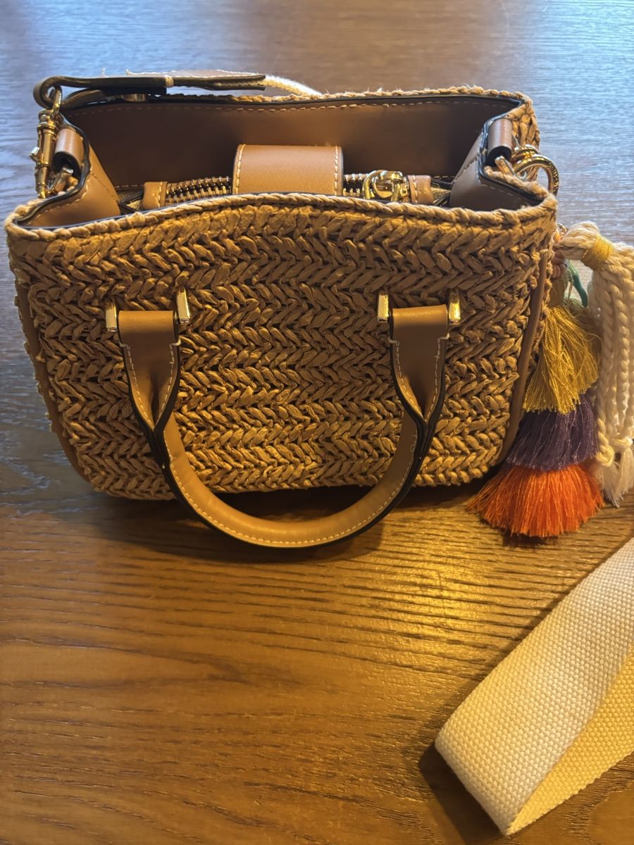 Taschen für Damen: Strohtasche Damen klein mit Anhänger – Gebraucht aus Eggenwil von fur_5p96 4