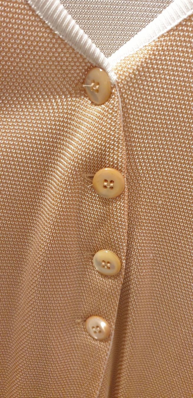Armani Maglioni & Felpe: Cardigan GIORGIO ARMANI NEU Gr. 40 – Nuovo e nell'imballaggio originale da Wettswil venduto da the_jr6l 2