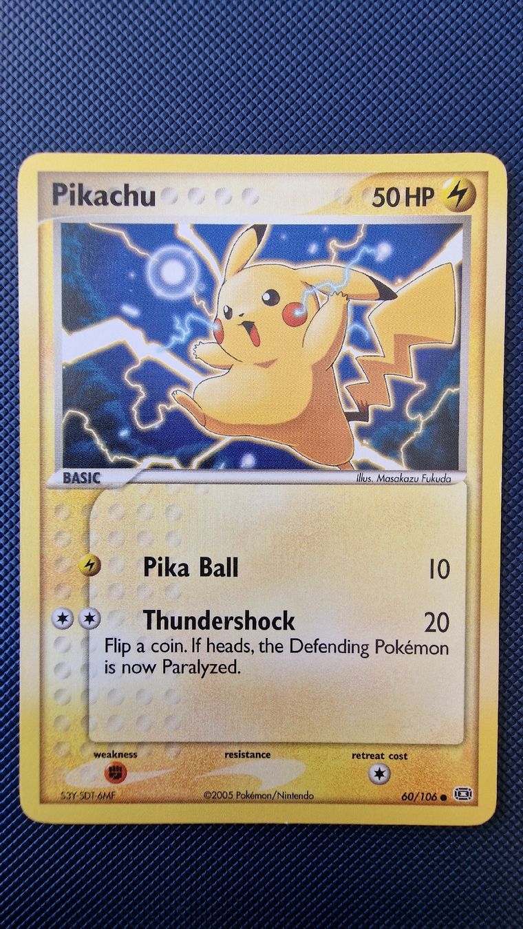 Pokémon Carte collezionabili: Pikachu #60 – Pokémon Emerald – Usato da Veytaux venduto da PocketMonster