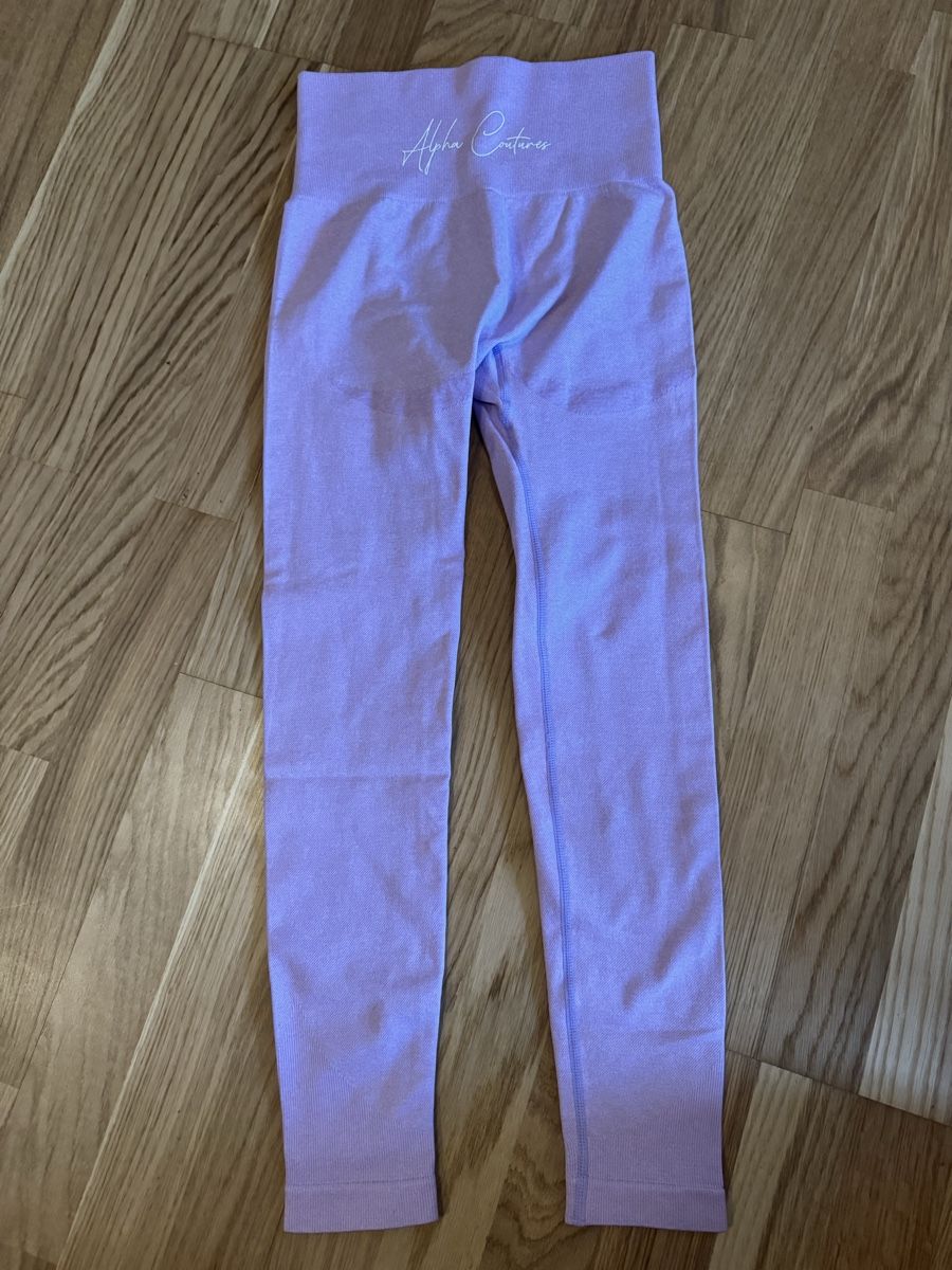 Leggings: Alpha Couture Leggings, Lila, Gr. S – Neu (gemäss Beschreibung) aus St. Gallen von Fabiennevogler 1