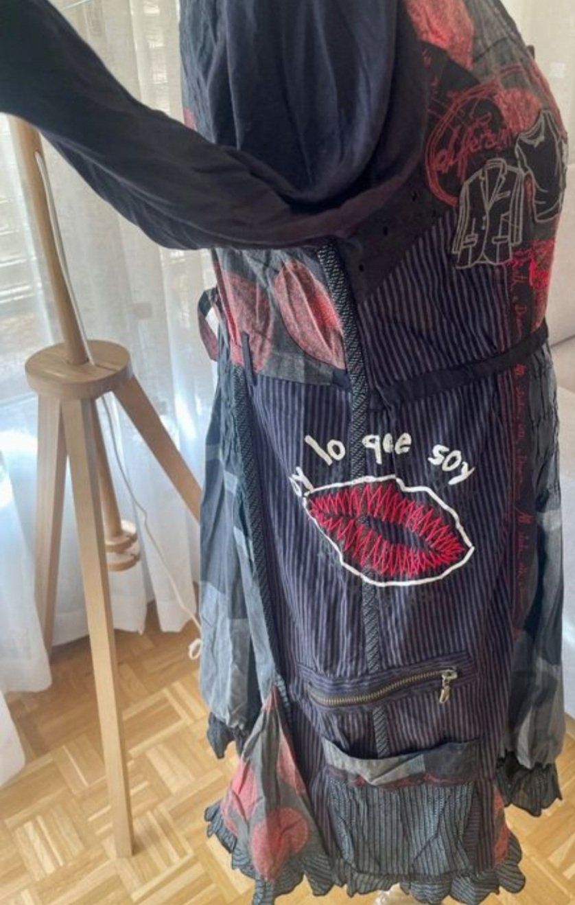 Desigual Vestiti: Neuwertiges Kleid von Desigual Designer – Nuovo (secondo la descrizione) da Grenchen venduto da Smartflitzer 4